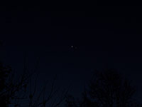  Katja Mllenbruck; Venus und Jupiter am 5.11.2004 6:55 Uhr MEZ; Kodak Digitalkamera DX 6490 auf Stativ; f/3.2, Belichtungszeit 1/8 sec., ISO 100.