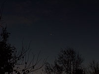  Katja Mllenbruck; Venus und Jupiter am 5.11.2004 6:58 Uhr MEZ; Kodak Digitalkamera DX 6490 auf Stativ; f/6.3, Belichtungszeit 0.7 sec., ISO 100.