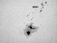 � M. Neuerer; Sonne am 26.08.2001 - Die Aufnahmen sind mit einem 180er TMB Apo (abgeblendet auf 140 mm) gemacht. Als Kamera diente eine Nikon Coolpix 880 Digitalkamera mit 6 mm LV Okular.