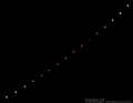  P. Wienerroither; Mondfinsternis 9.01.2001, Phasen der Mondfinsternis im Abstand von 15 Min. Komposit aus nur 2 mehrfach belichteten Aufnahmen. Bronica ETRS Mittelformat 4,5x6 mit 75mm auf Kodachrome 100.