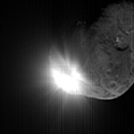  NASA/JPL-Caltech/UMD; 13 Sekunden nach dem Einschlag - Blick von Deep Impact